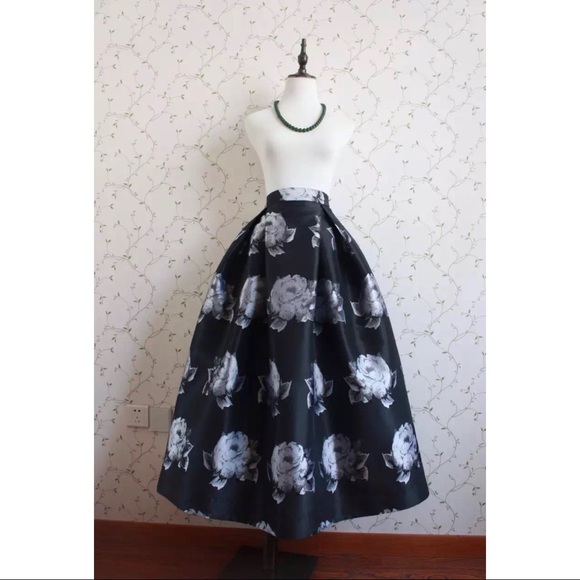 ✨Silver Peony Midi Skirt - Picture 1 of 2